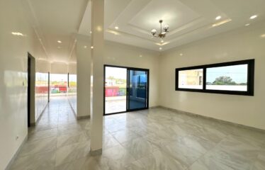 NGAPAROU : A VENDRE cette superbe villa 263M² avec 2 salons 2 cuisines 5 chambres garage piscine