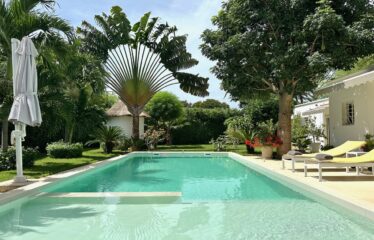 SOMONE LAGUNE : A VENDRE superbe villa 1036M² piscine 4 chambres 5 minutes à pieds de la plage