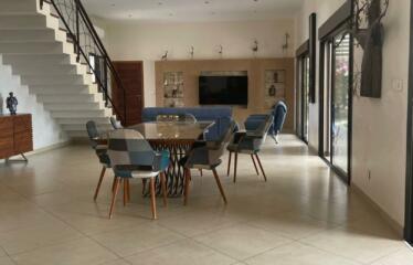 Villa de Luxe à Saly – Pieds dans l’eau, Plage Privée, 3 Chambres – Location Vacances ou Long Week-End