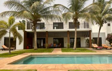 Villa de Luxe à Saly – Pieds dans l’eau, Plage Privée, 3 Chambres – Location Vacances ou Long Week-End