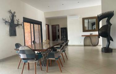 Villa de Luxe à Saly – Pieds dans l’eau, Plage Privée, 3 Chambres – Location Vacances ou Long Week-End