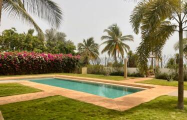 Villa de Luxe à Saly – Pieds dans l’eau, Plage Privée, 3 Chambres – Location Vacances ou Long Week-End