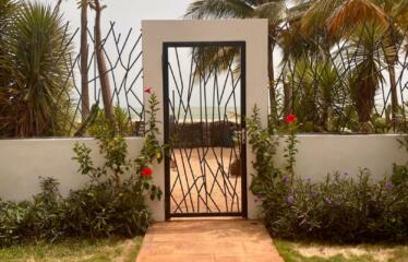 Villa de Luxe à Saly – Pieds dans l’eau, Plage Privée, 3 Chambres – Location Vacances ou Long Week-End