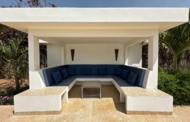 Ngaparou: A louer; une somptueuse villa de 4 chambres, 3salles de bain à l’italienne avec un studio indépendant.
