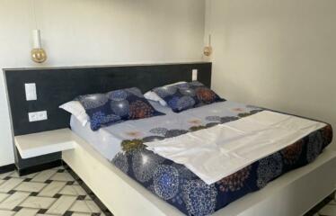 Lagune Somone: Une magnifique villa avec toutes les chambres climatisées à louer à court séjour.