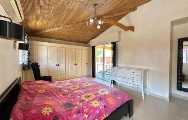 SALY : Villa 1908M2 4 chambres à vendre dans résidence Kalahari piscine pool house proche école française
