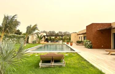 Villa contemporaine avec piscine et prestations haut de gamme
