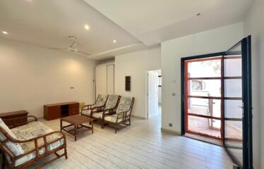 DAKAR : Yoff A VENDRE superbe villa contemporaine 500M2 5 chambres + studio piscine jardin garages vue mer