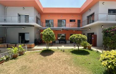 DAKAR : Yoff A VENDRE superbe villa contemporaine 500M2 5 chambres + studio piscine jardin garages vue mer